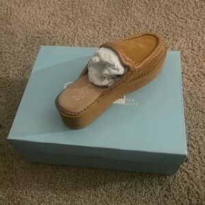 American eagle cognac suede clogs